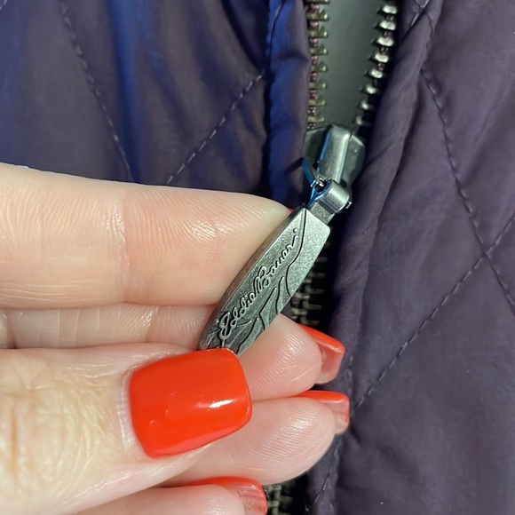 Eddie Bauer woman’s premium Goose Down purple vest quilted Embroidered zip up M - Picture 4 of 12